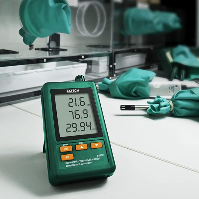 Extech SD700 Barometric Pressure,Temp-Humidity DataLogger